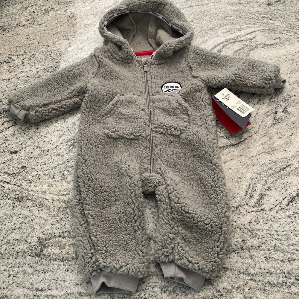 Reebok Fuzzie Onsie l 6-9mo